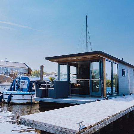 Modern Houseboat With Air Conditioning Located In Marina Uitgeest Екстер'єр фото