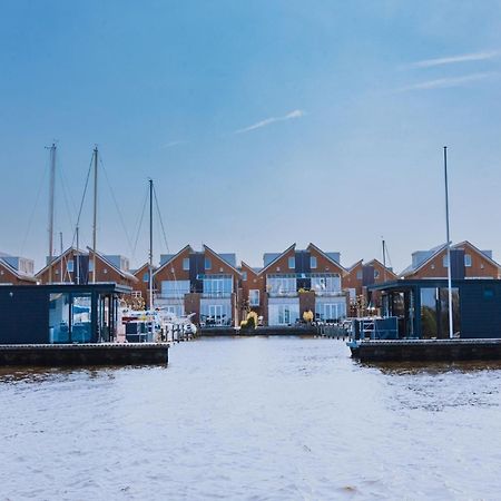Modern Houseboat With Air Conditioning Located In Marina Uitgeest Екстер'єр фото
