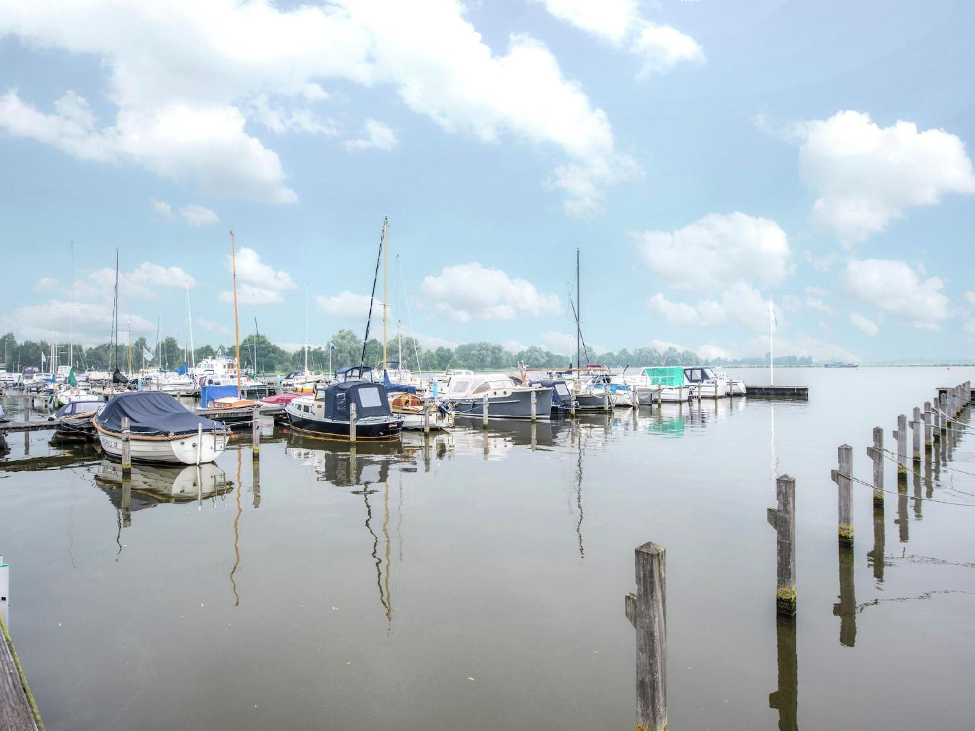 Modern Houseboat With Air Conditioning Located In Marina Uitgeest Екстер'єр фото