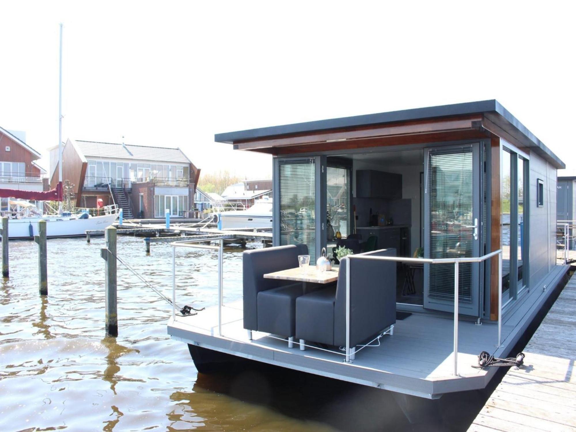 Modern Houseboat With Air Conditioning Located In Marina Uitgeest Екстер'єр фото