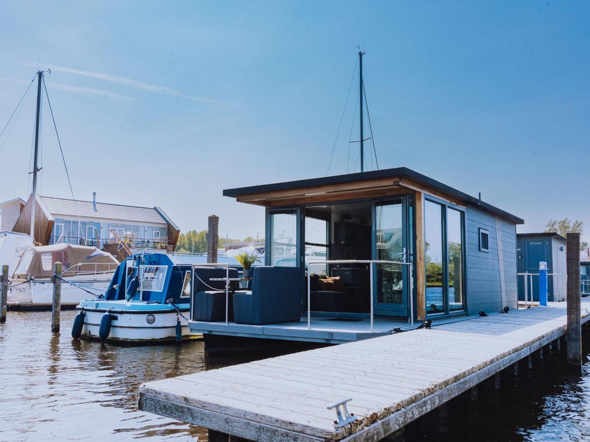 Modern Houseboat With Air Conditioning Located In Marina Uitgeest Екстер'єр фото