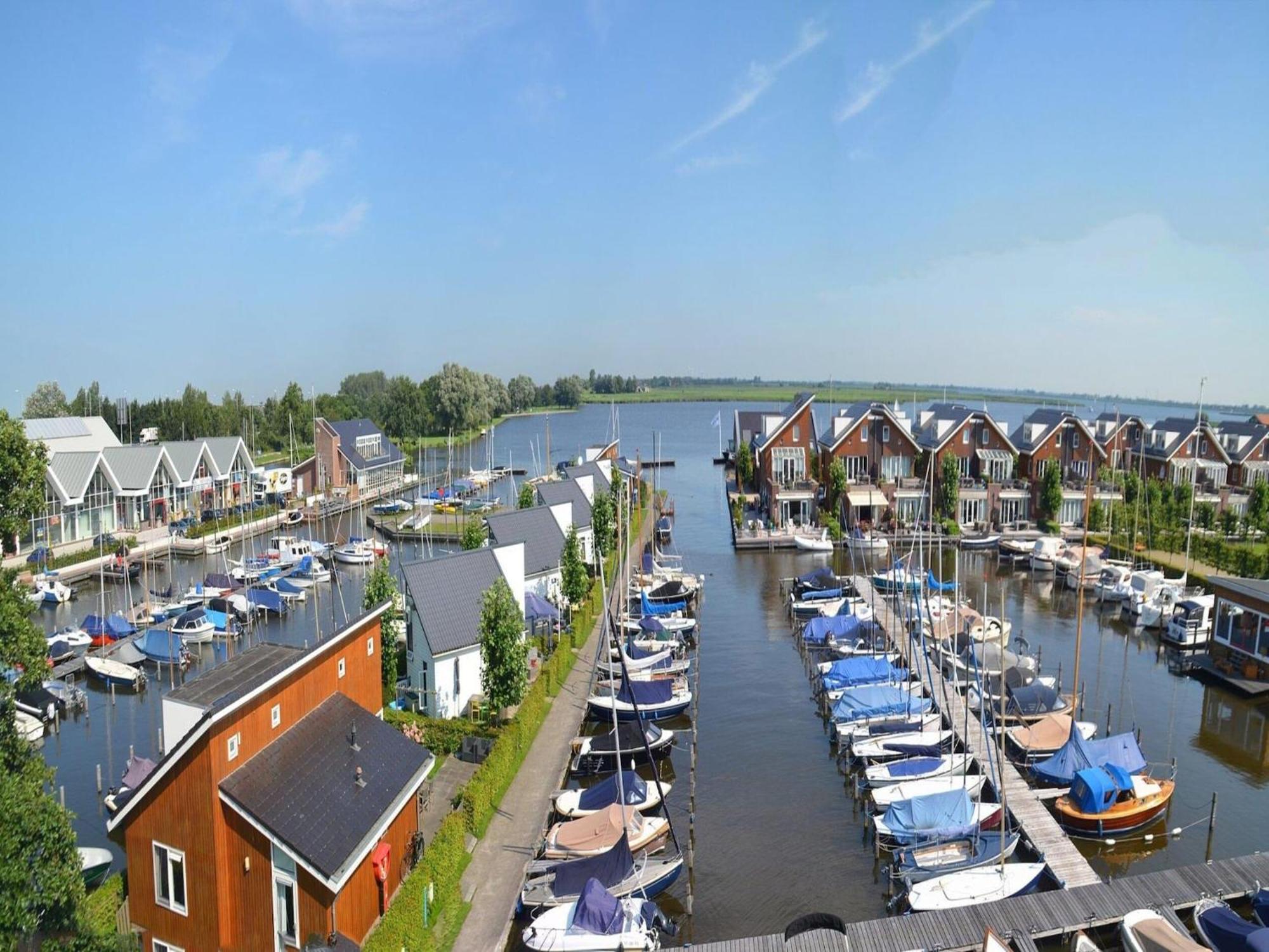 Modern Houseboat With Air Conditioning Located In Marina Uitgeest Екстер'єр фото